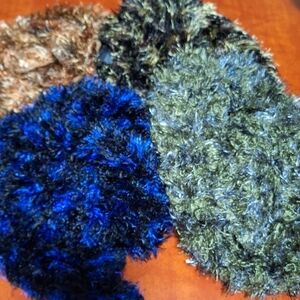 4 Scarves - The Magic Scarf Expandable Soft Scarves - Lot of 4